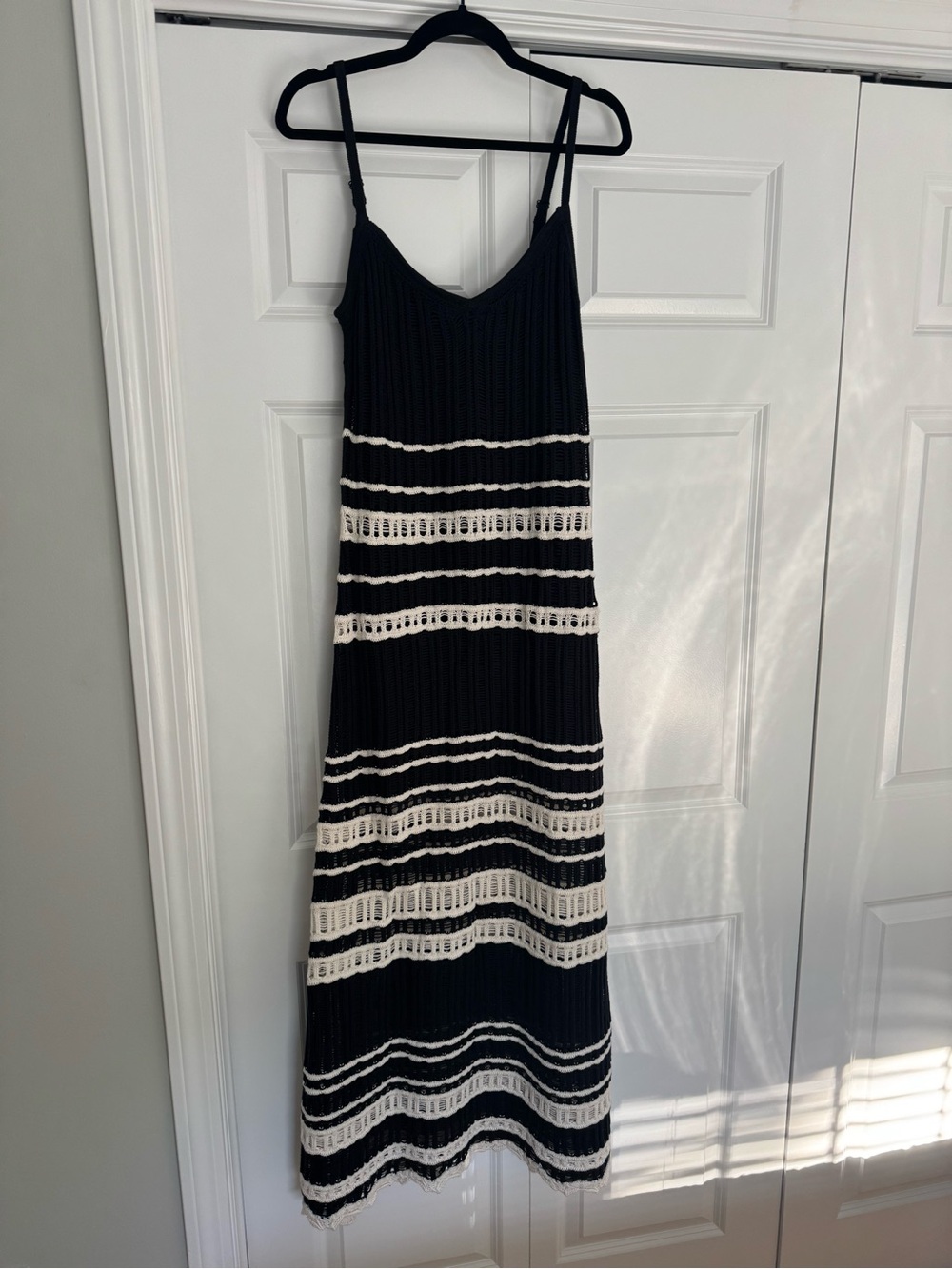 Abercrombie & Fitch Black and White Striped Knit Maxi Dress. BRAND NEW